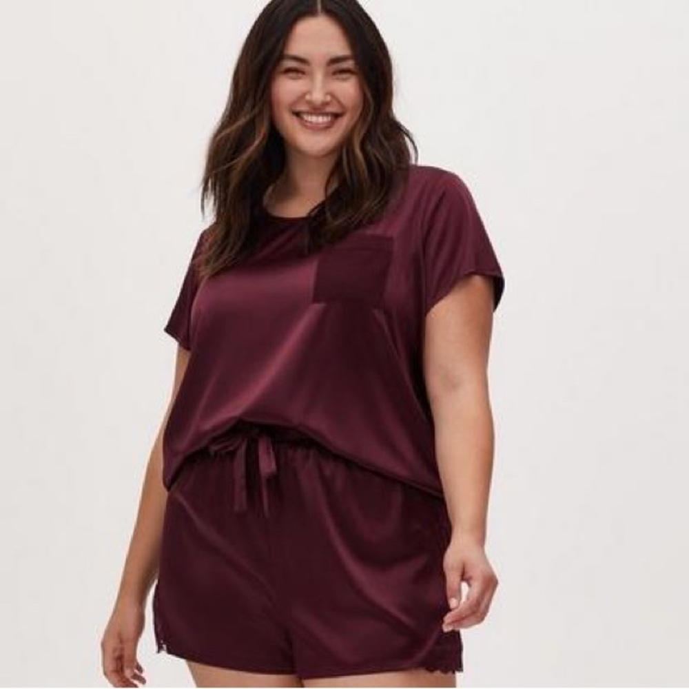 SOLD Torrid (Size 4) Dream Satin Pocket Short Sleeve Sleep Tee - Picture 2 of 10